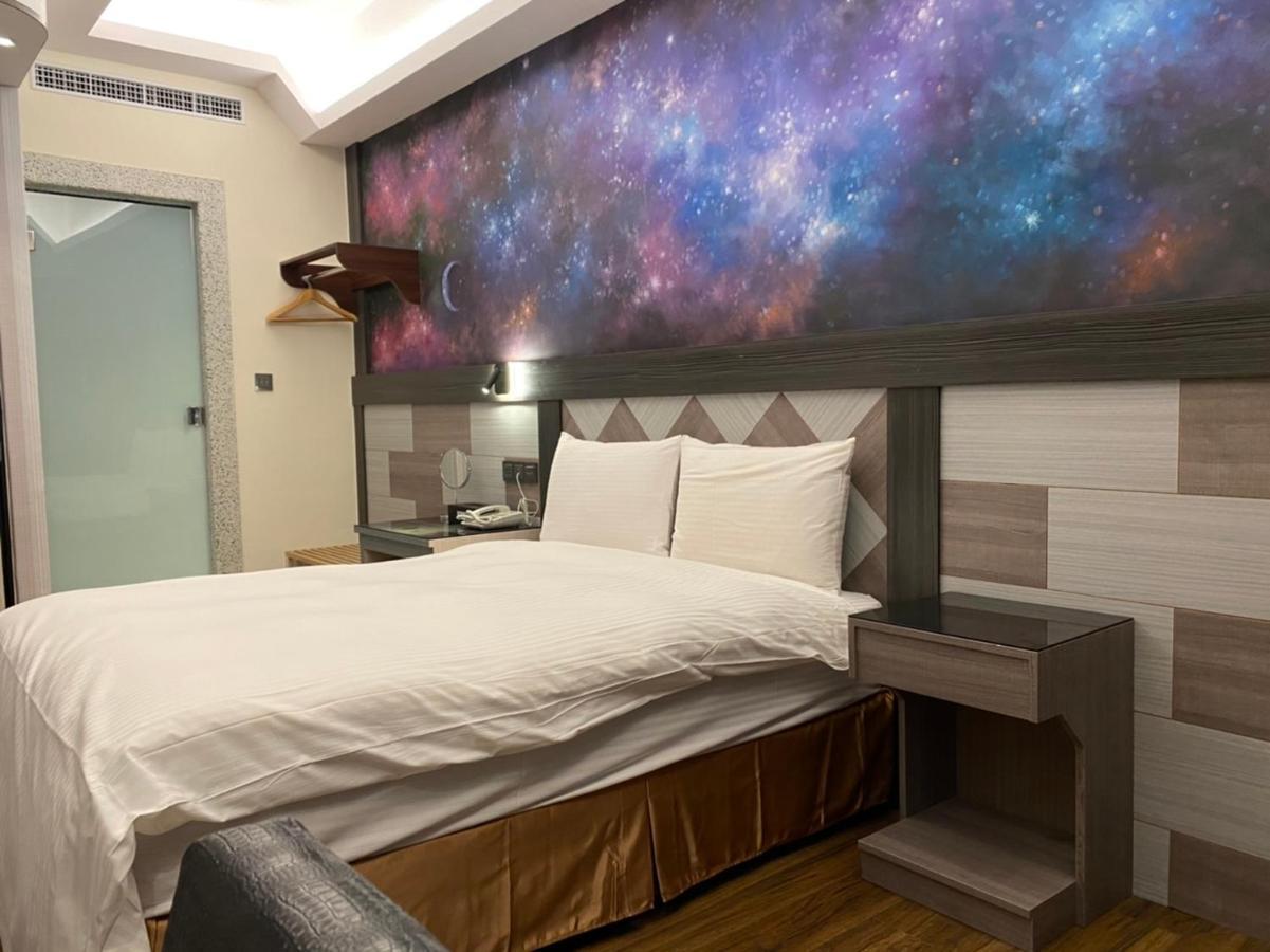 Weifeng Boutique Business Hotel - Zhanqian Branch Pingtung المظهر الخارجي الصورة
