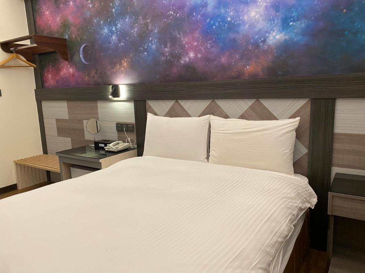 Weifeng Boutique Business Hotel - Zhanqian Branch Pingtung المظهر الخارجي الصورة