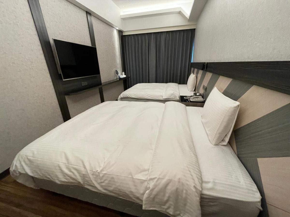 Weifeng Boutique Business Hotel - Zhanqian Branch Pingtung المظهر الخارجي الصورة