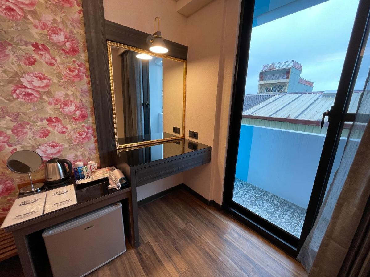 Weifeng Boutique Business Hotel - Zhanqian Branch Pingtung المظهر الخارجي الصورة