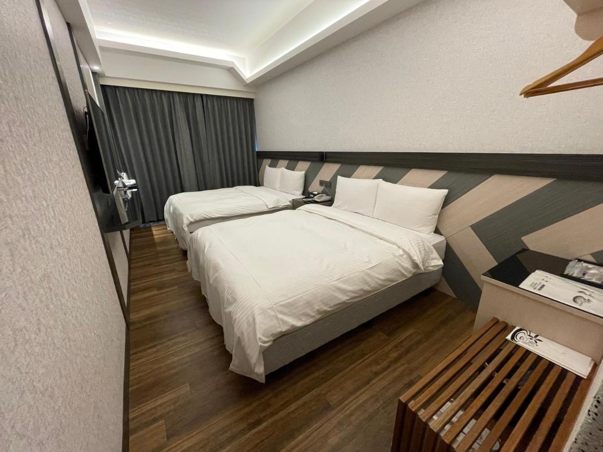 Weifeng Boutique Business Hotel - Zhanqian Branch Pingtung المظهر الخارجي الصورة