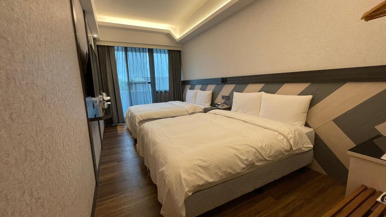 Weifeng Boutique Business Hotel - Zhanqian Branch Pingtung المظهر الخارجي الصورة
