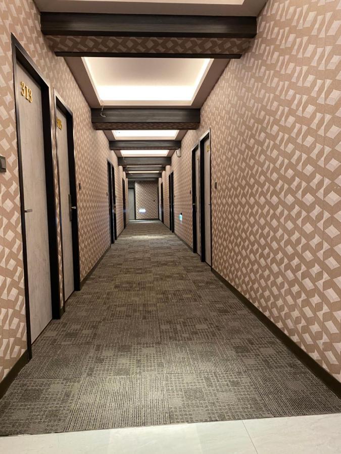 Weifeng Boutique Business Hotel - Zhanqian Branch Pingtung المظهر الخارجي الصورة