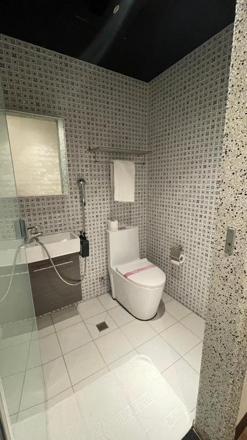 Weifeng Boutique Business Hotel - Zhanqian Branch Pingtung المظهر الخارجي الصورة