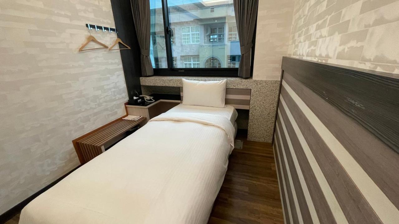 Weifeng Boutique Business Hotel - Zhanqian Branch Pingtung المظهر الخارجي الصورة